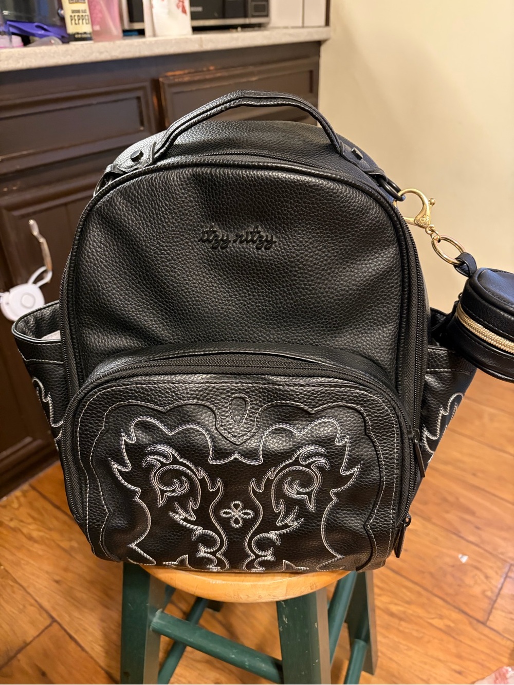 Itzy Ritzy Mini Boss - Picture 2 of 4
